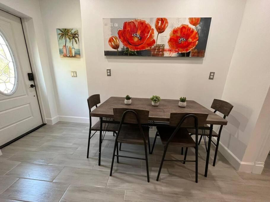 Port Saint Lucie A Little Piece Of Heaven- Peaceful Lake View Apartment- 1 Min From I95 And Turnpike Port St. Lucie Luaran gambar