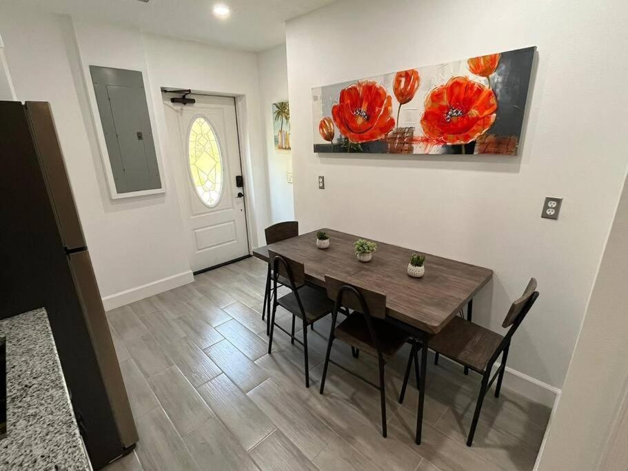 Port Saint Lucie A Little Piece Of Heaven- Peaceful Lake View Apartment- 1 Min From I95 And Turnpike Port St. Lucie Luaran gambar